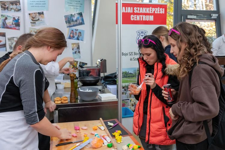 🎯 „JÖVŐD A TÉT!” – Pályaválasztási Kiállítás