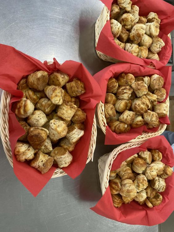 FELNŐTT CUKRÁSZ TANULÓINK MUNKÁI