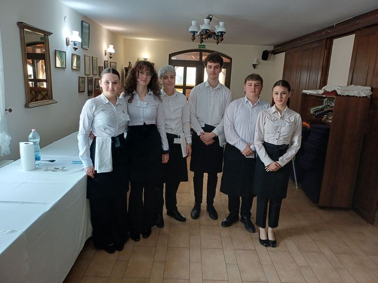 Szakmai gyakorlat a kiváló borok társaságában! 🍷