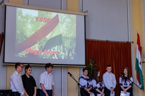 Október 23-i irodalmi–zenés megemlékezés iskolánkban