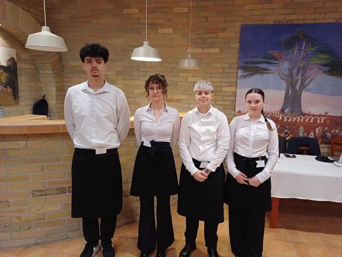 Diákjaink a Császártöltési Borversenyen!